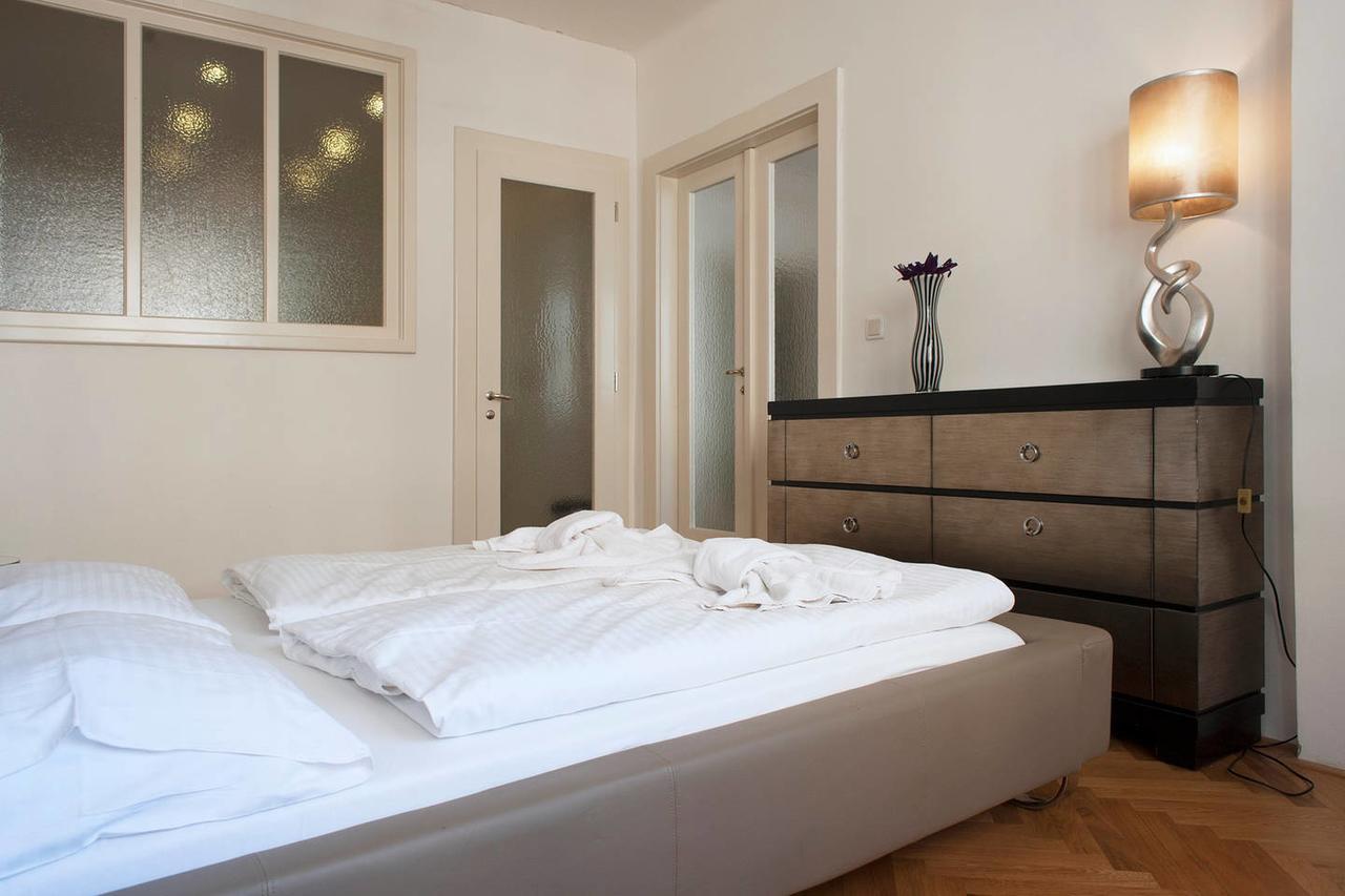 Residence Dlouha - Old Town Прага Екстериор снимка